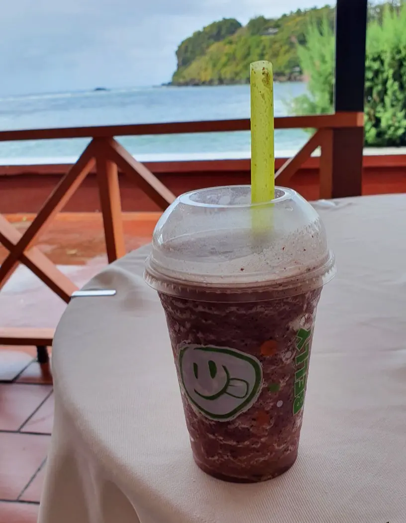 Smoothie mit Blick auf Young Island