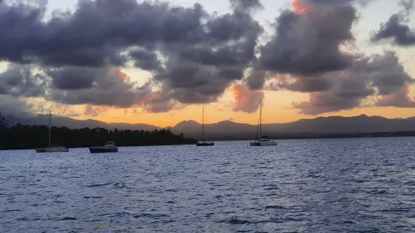 Sonnenuntergang vor Anker in Point-A-Pitre