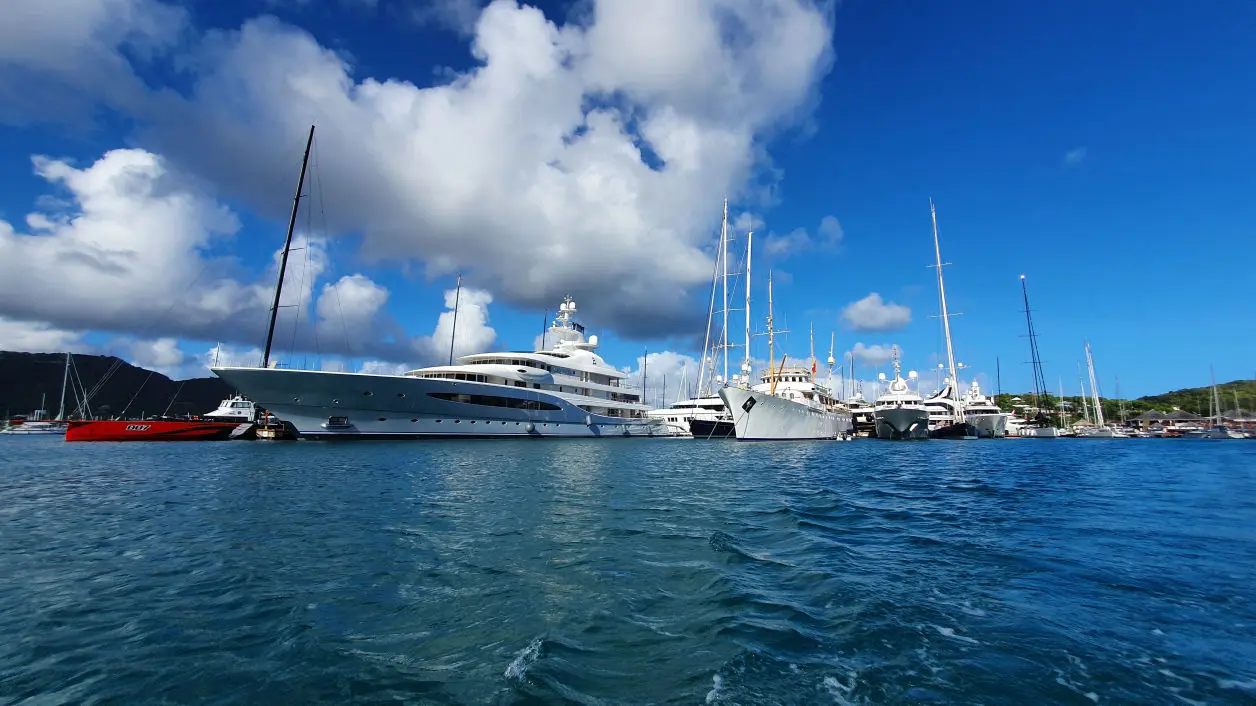 noch mehr Superyachten