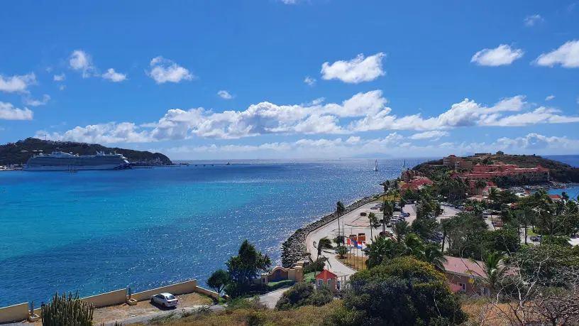 Einfahrt in die Bucht von Philipsburg