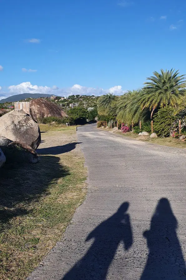 lange Schatten auf dem Rückweg